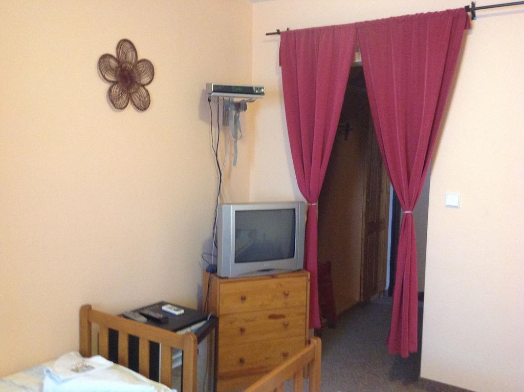Penzion Duna & Solna Jaskyna Komárno Habitación foto